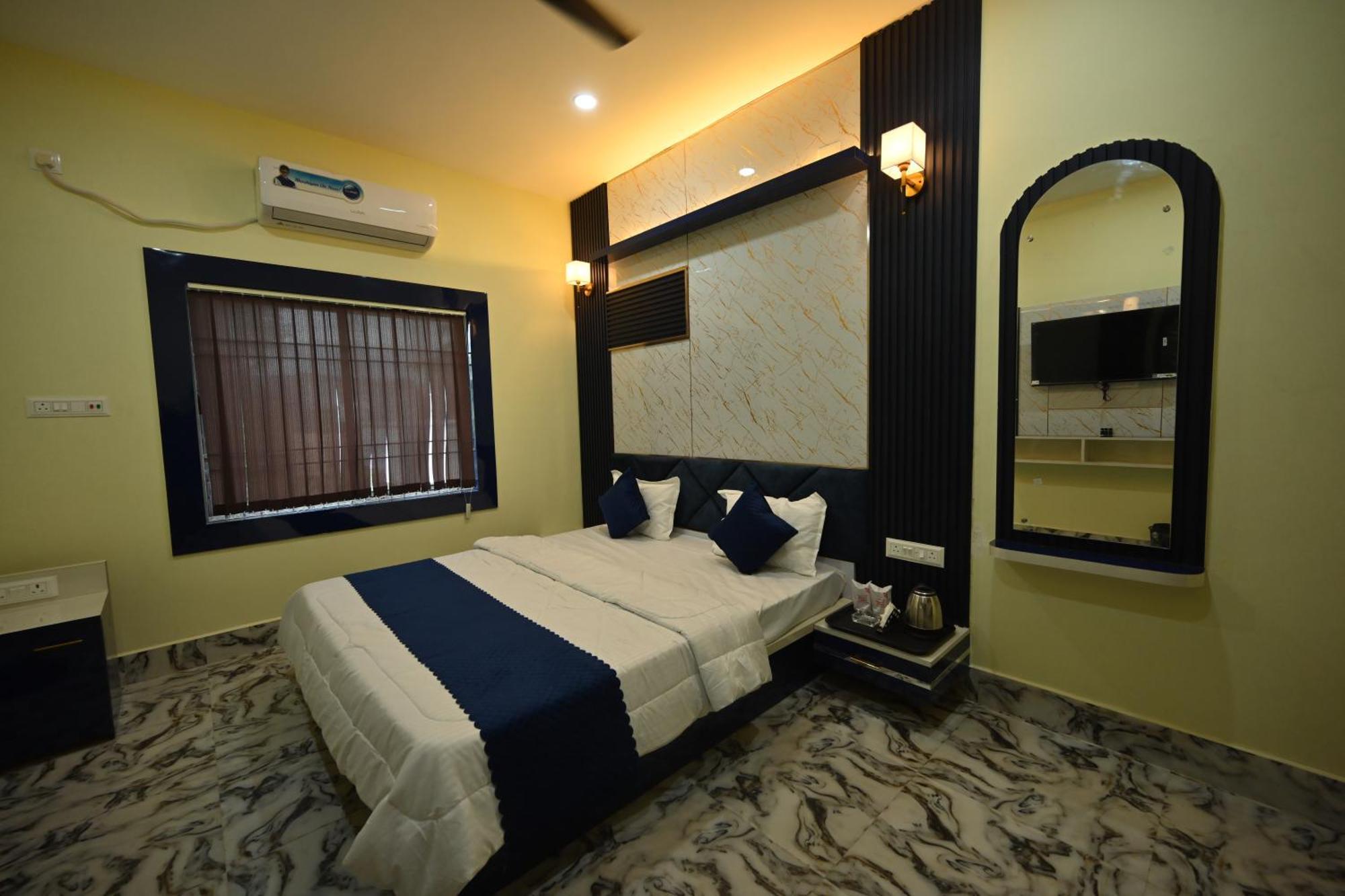 Hotel The Vintage Plaza Baripada Esterno foto