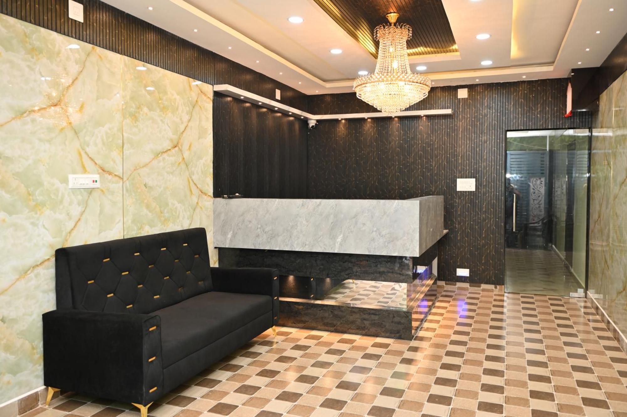 Hotel The Vintage Plaza Baripada Esterno foto